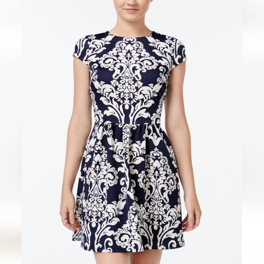 B. Darlin Navy and White Patterned Dress Scuba Fit and Flared Size 7/8